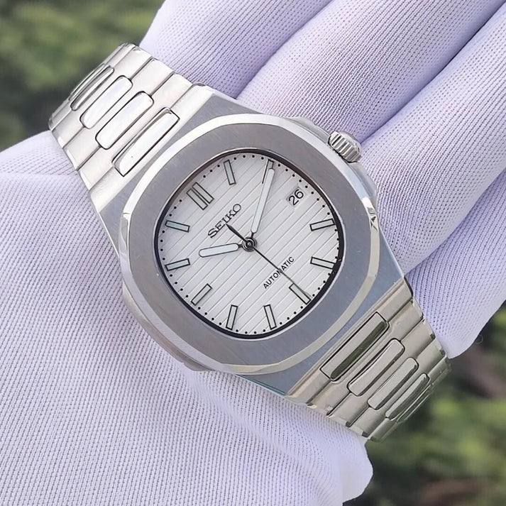 Nautilus White