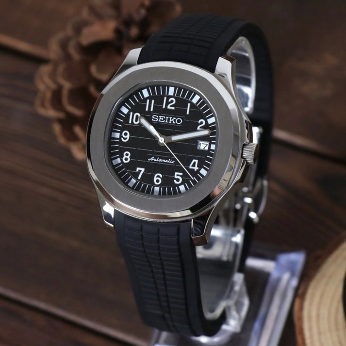 Aquanaut Black
